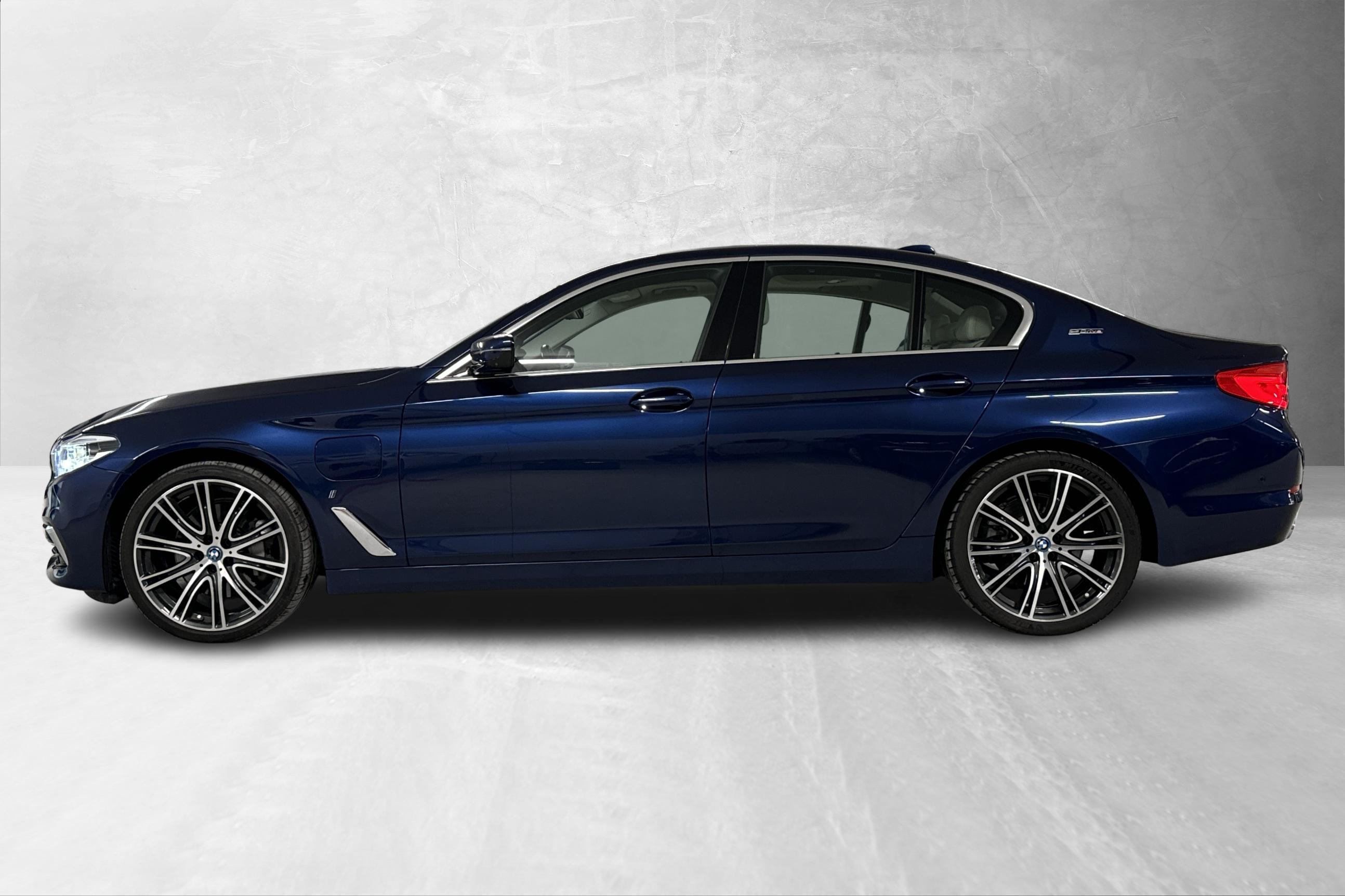 Thumnail bilde 1 av BMW 530e iPerformance Sedan
