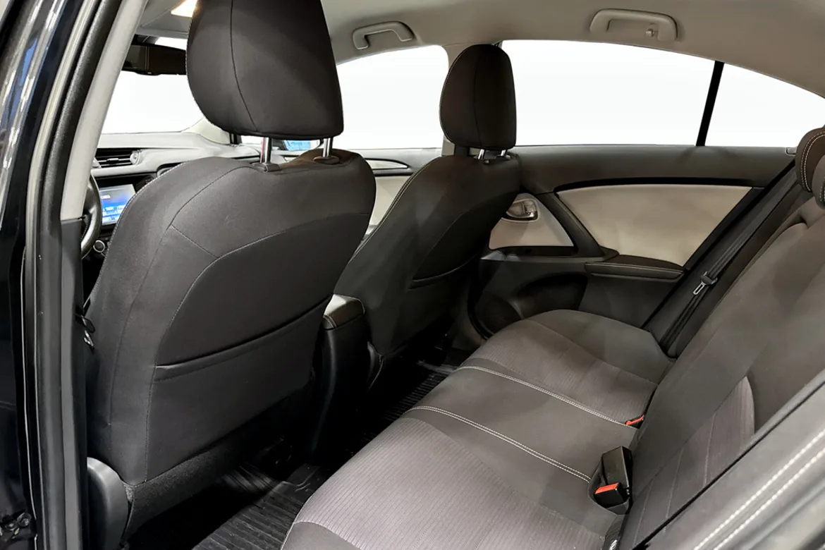 Toyota Avensis Sedan