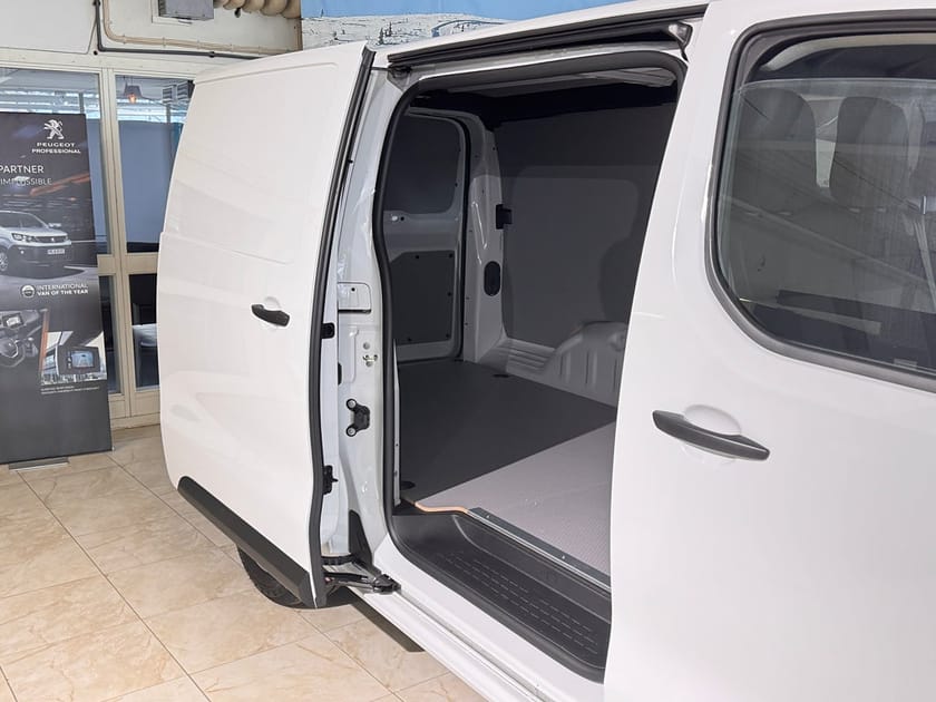 Bild 3 av Peugeot e-Expert L3 75kWh NYA MODELLEN OMG LEV