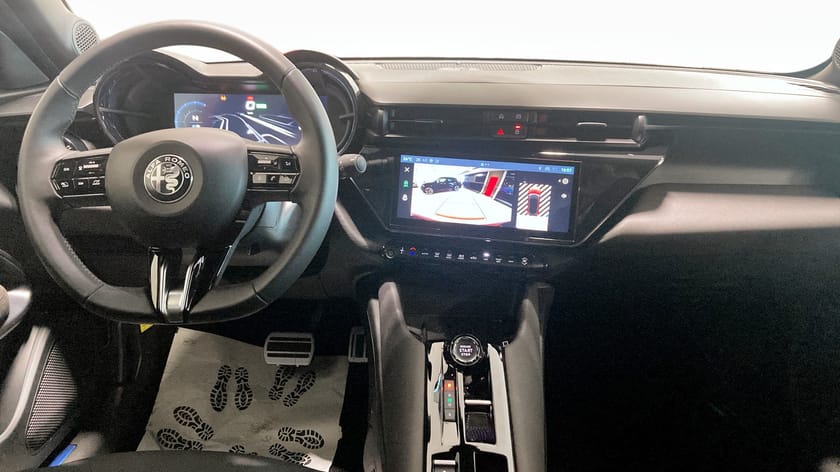 Bild 4 av Alfa Romeo Junior Elettrica 280 Electrica Veloce Tecnica Just Nu 0% 36mån + V-hjul