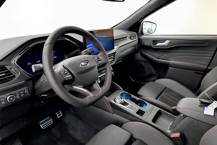 Bild 5 av Ford Kuga Plug-In Hybrid ST-Line X 2.5 FWD 243hk Black Edition CVT