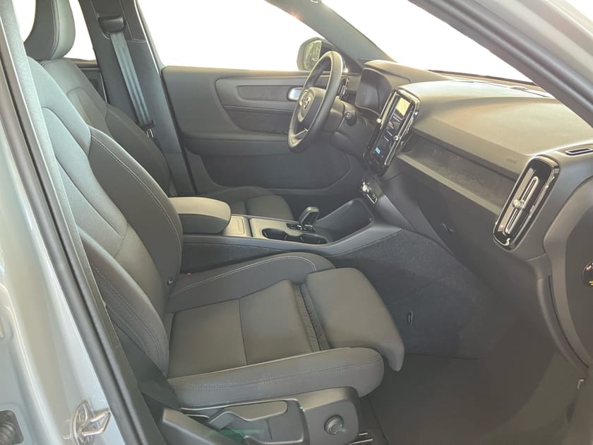 Bild 4 av Volvo EX40 Single Motor Extended Range R Plus Edt