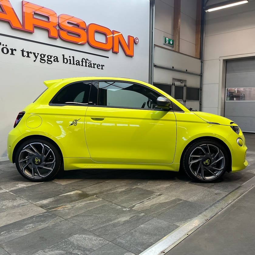 Bild 3 av Abarth 500e Scorpionissma Apple Carplay Backkamera JBL