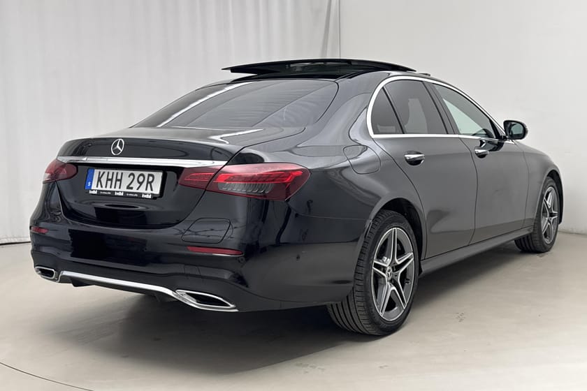 Bild 3 av Mercedes-Benz E 300 de 4MATIC Sedan 4M AMG Line Burmester Läder Pano