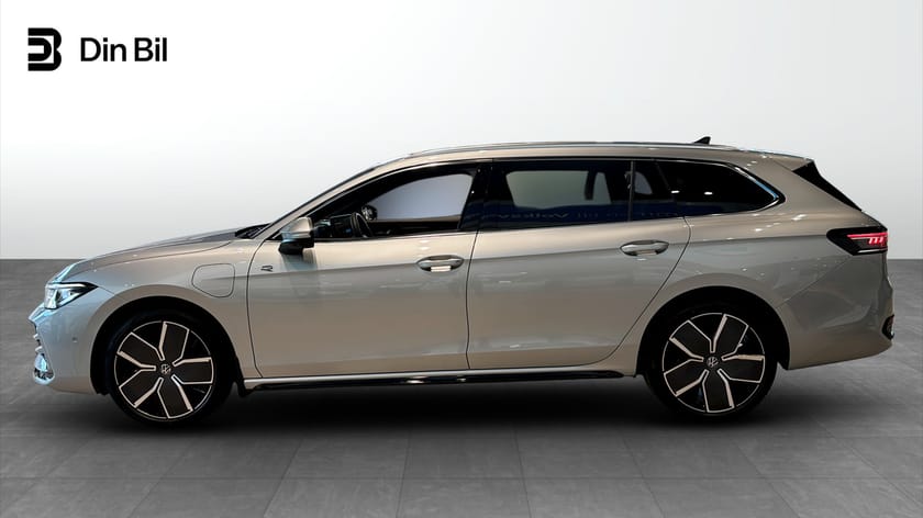 Bild 2 av Volkswagen Passat Variant eHybrid 272 DSG6 R-LINE
