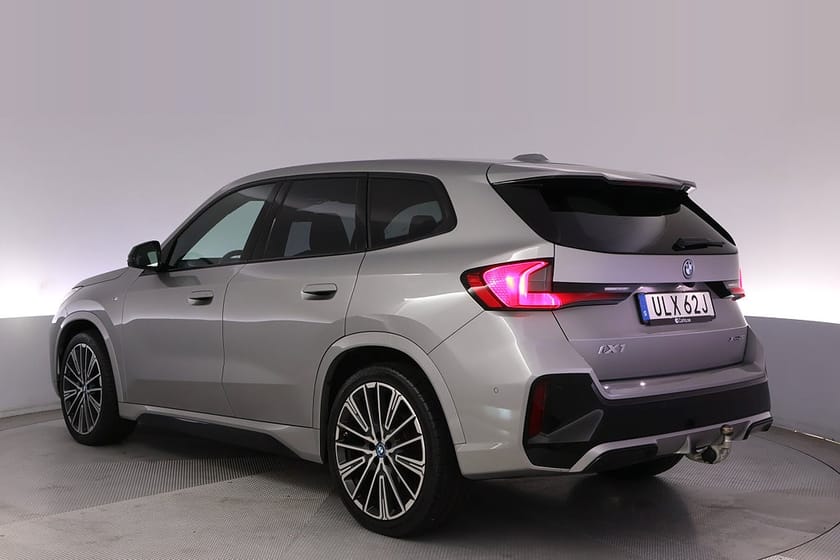Bild 4 av BMW iX1 xDrive30 M Sport Pano HuD HK Drag 360 DAP
