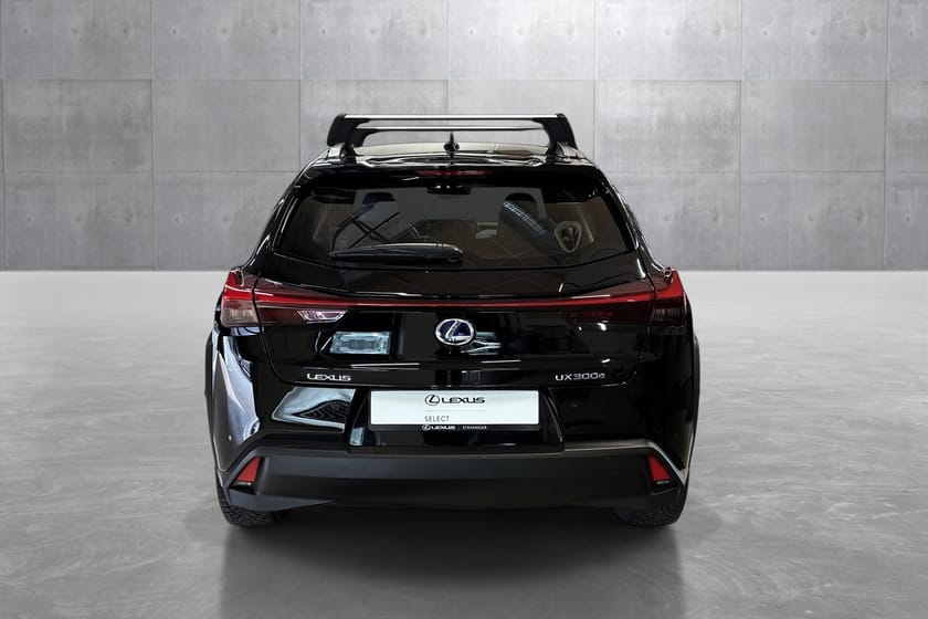 Bilde 4 av Lexus UX 300e Premium 311km WLTP skinnseter ++