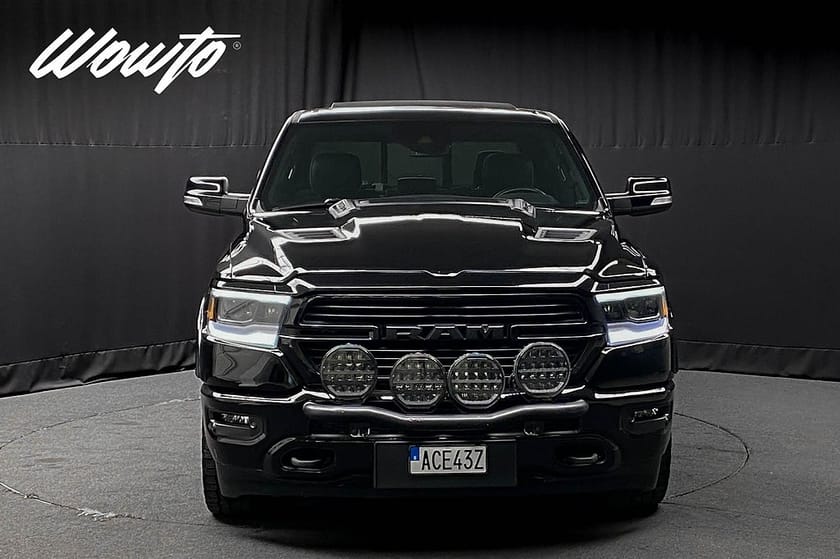 Bild 2 av RAM 1500 Crew Cab Dodge 5.7 395HK Laramie Night Edition /Värmare/Moms