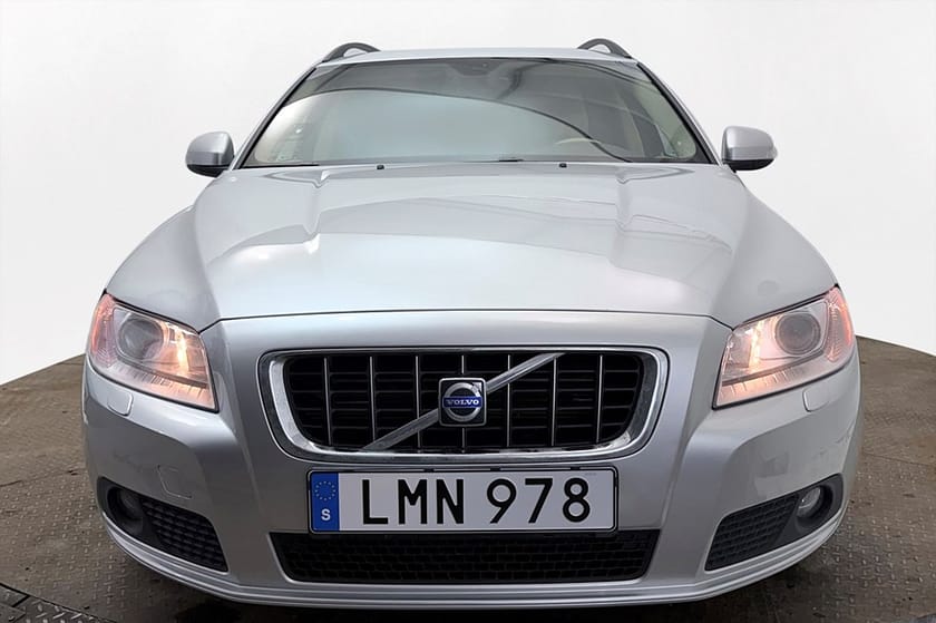 Bild 3 av Volvo V70 2.4D Momentum Aut Delläder Värmare P-Sens MOMS 175hk