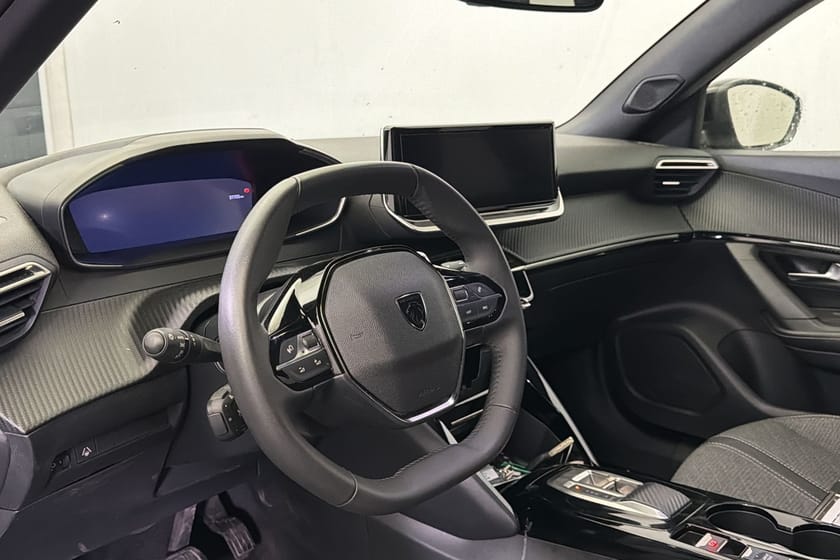 Bild 4 av Peugeot 2008 Allure 360 Kamera Adaptiv Fhållare 2025