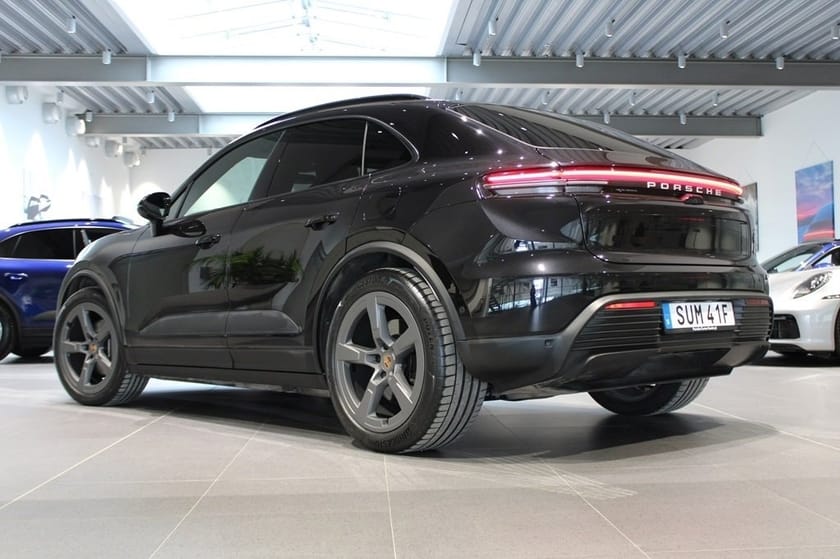 Bild 2 av Porsche Macan 4 Electric Moms