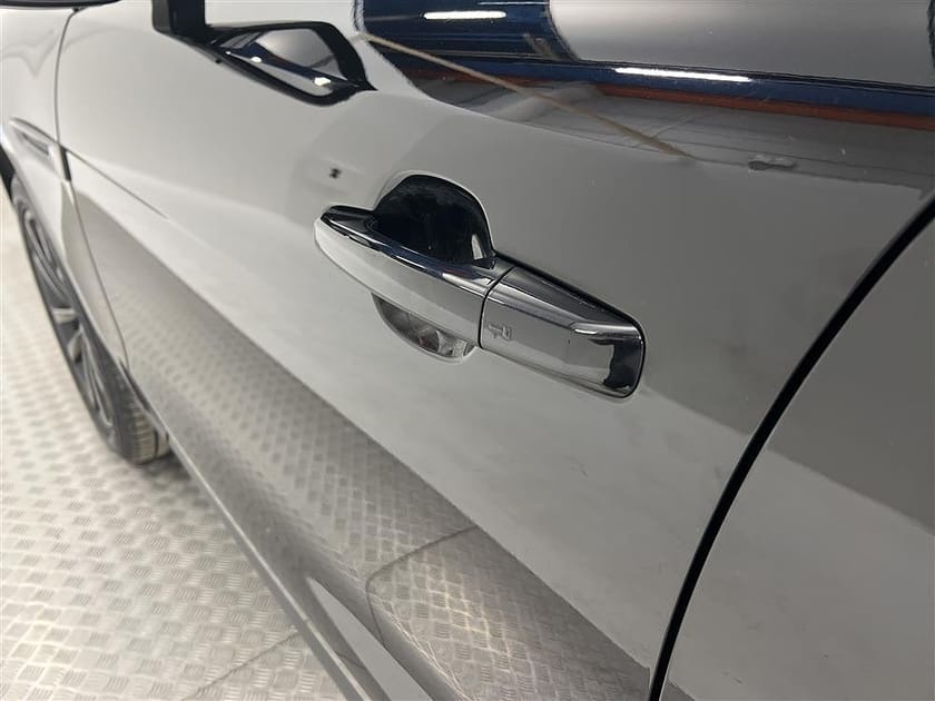 Bild 4 av Jaguar F-Pace 20d AWD 2.0D 180hk M-Värm Cockpit Skinn Pano 0.53l