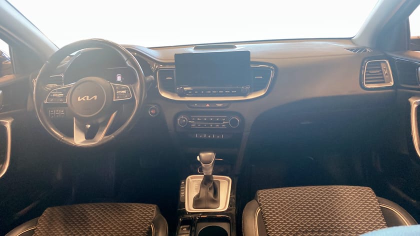 Bild 4 av Kia XCeed Plug-in Hybrid DCT 141hk Advance Plus - Backkamera - Navi