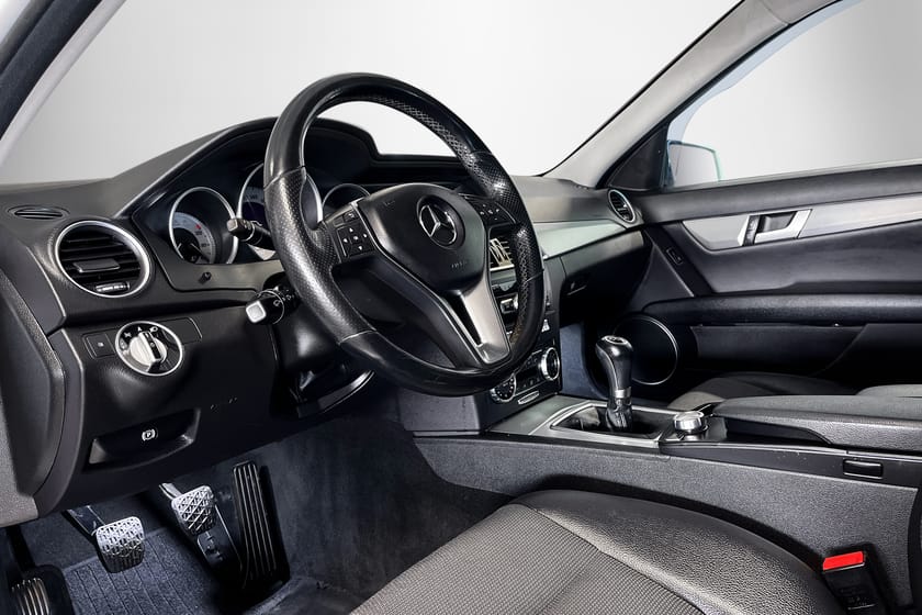 Bild 4 av Mercedes-Benz C 180 T BE AVANTGARDE | DRAGKROK | BLUETOOTH | NAVIGATION |