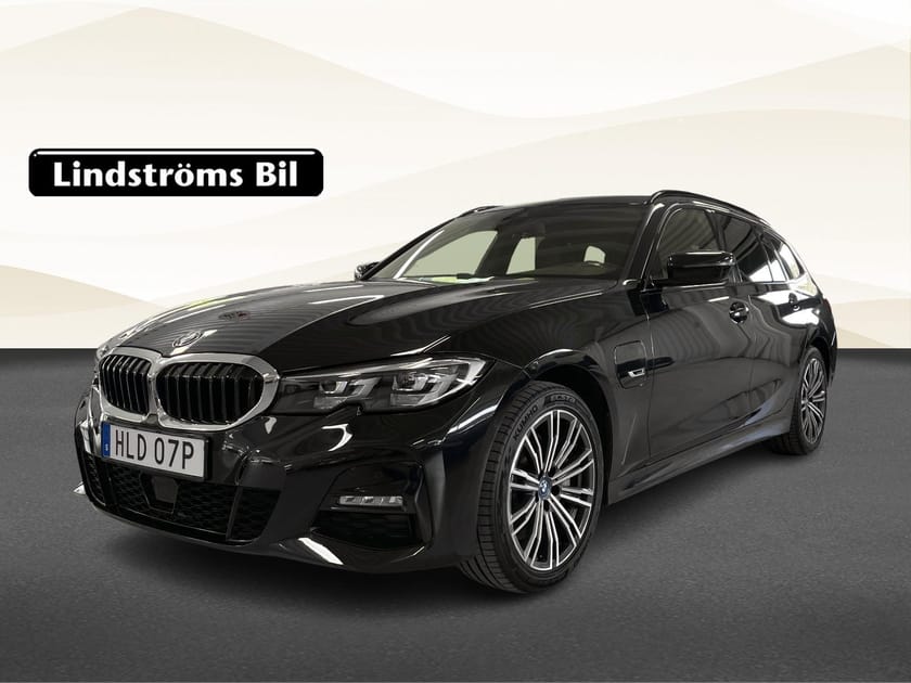 Bild 1 av BMW 330e xDrive Touring – M Sport - Dragkrok- Vinterhjul