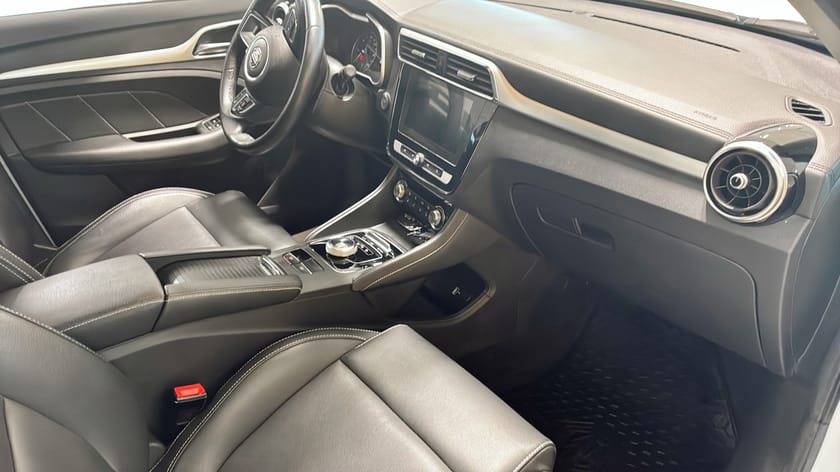 Bild 3 av MG ZS EV LHD 45KWH LUXURY 143 Hk Panorama