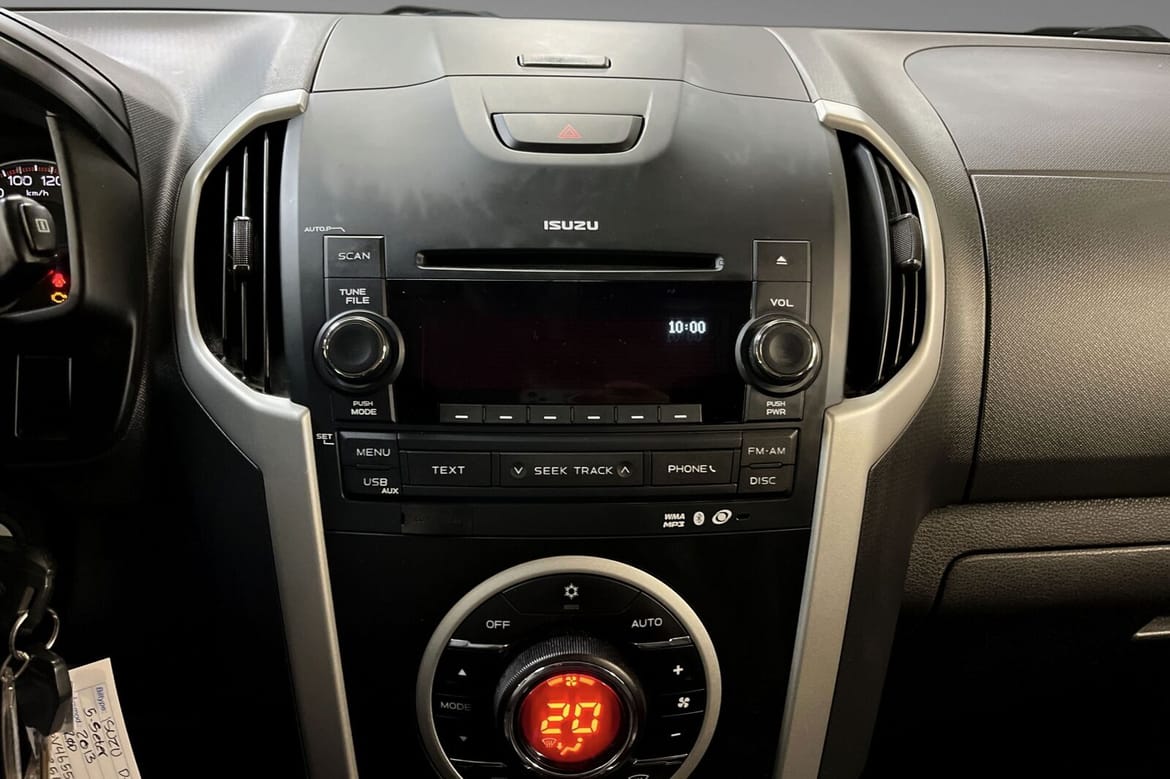 Isuzu D-Max Single Cab 2.5 4WD Automatic, 163hp, 2013