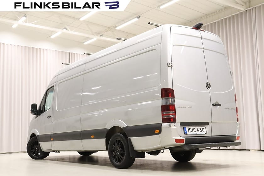 Bild 4 av Mercedes-Benz Sprinter 319 BlueTEC Skåpbil 190HK L4 Automat Värmare Bi-Xenon
