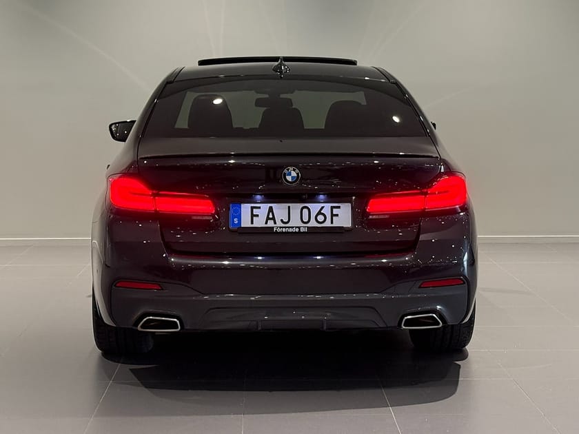 Bild 4 av BMW 530d xDrive Sedan M Sport Glastaklucka H/K HuD Komfortstolar