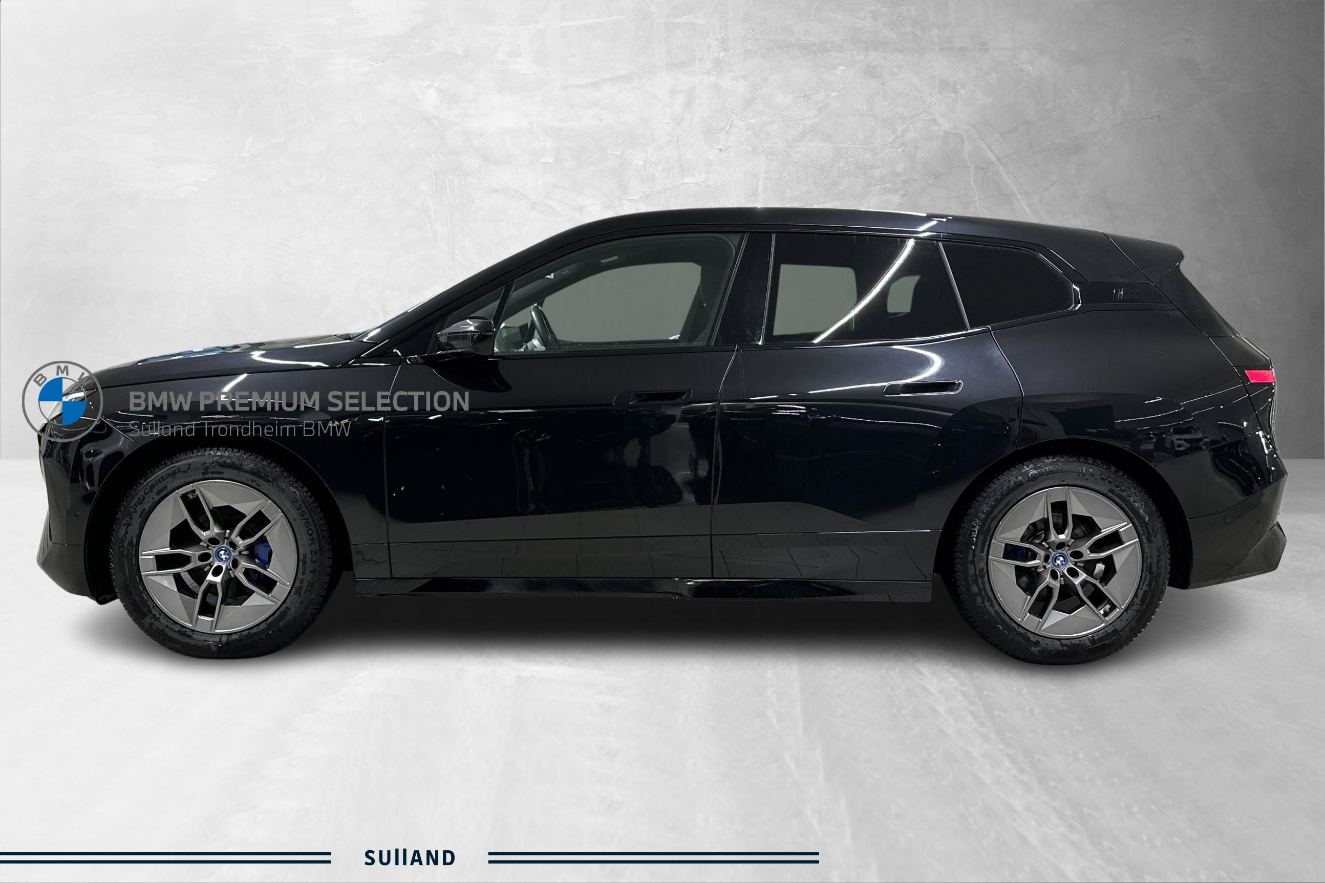 Thumnail bilde 1 av BMW iX xDrive40