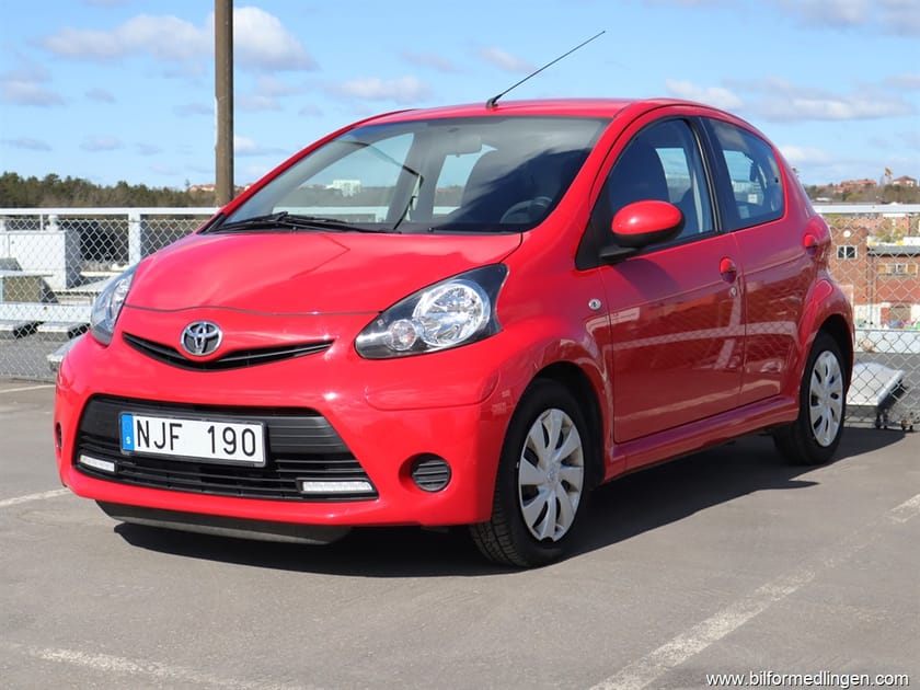 Bild 1 av Toyota Aygo 1.0 FWD 68hk S/V-hjul Nyservad Lågmilare