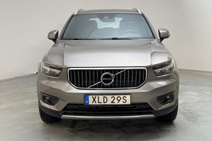Bild 5 av Volvo XC40 T4 Recharge 211hk Momentum Advanced H/K Drag