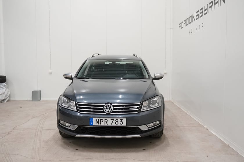Bild 4 av Volkswagen Passat Alltrack 2.0 TDI 4M D-värm B-kamera Skinn Drag