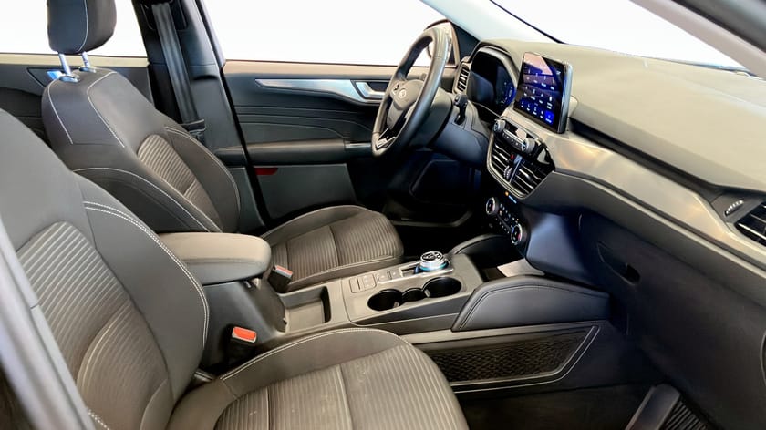 Bild 3 av Ford Kuga Plug-In Hybrid E-CVT, 225hk, TITANIUM