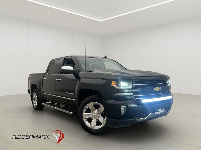 Bild 3 av Chevrolet Silverado 1500 Crew Cab 5.3 V8 Z71 Drag Skinn BOSE CARPLAY Moms