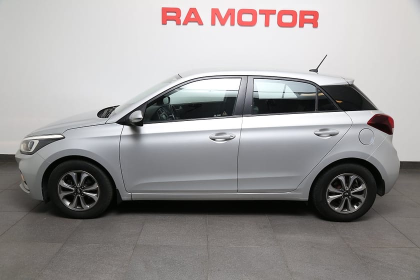 Bild 3 av Hyundai i20 1,2 84hk Trend 5D Keyless CarPlay B-Kamera Motorv