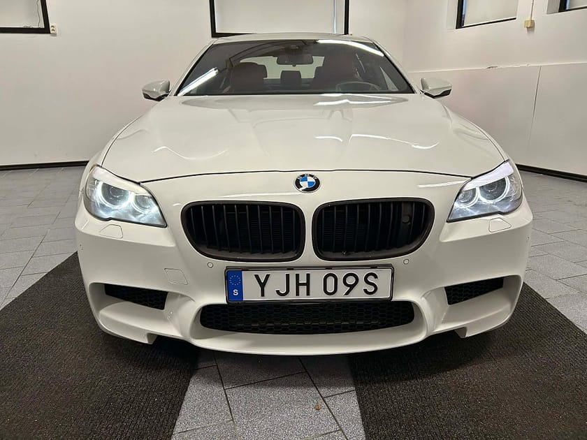 Bild 5 av BMW M5 DCT 560 hk HUD Softclose Euro 6 Mkt påkostad