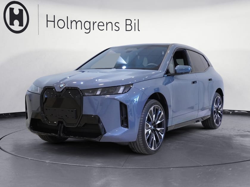 Bild 1 av BMW iX xDrive60 M Sport Pro Supercharged Ed Drag DA Pro B W