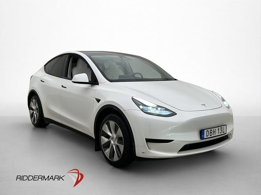 Bild 1 av Tesla Model Y Standard Range RWD AP Ljus-Interiör Dragkrok