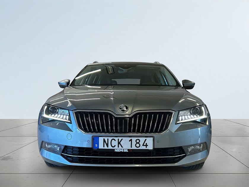 Bild 2 av Škoda Superb Kombi Skoda 2.0 TDI 4x4 SCR Businessline Drag D-värm CANTON