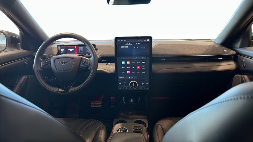 Bild 4 av Ford Mustang Mach-E Standard Range AWD 269hk | B&O | 360° | 19" | Carplay