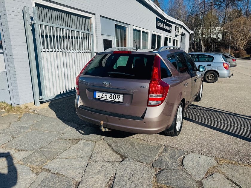 Bild 3 av Kia cee'd_sw SW 1.6 CRDi EX / AUTOMAT / DRAG
