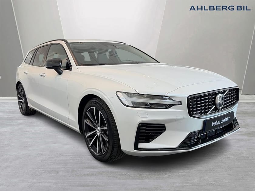 Bild 1 av Volvo V60 T6 Plus Dark Edition. Backkamera, Drag, Navi, Adaptiv farthållare, Tonade rutor.