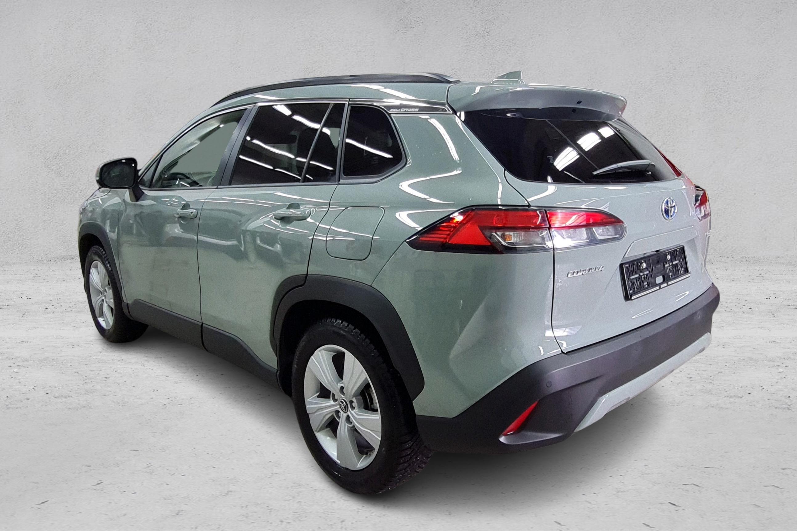 Thumnail bilde 2 av Toyota Corolla Cross Hybrid AWD-i