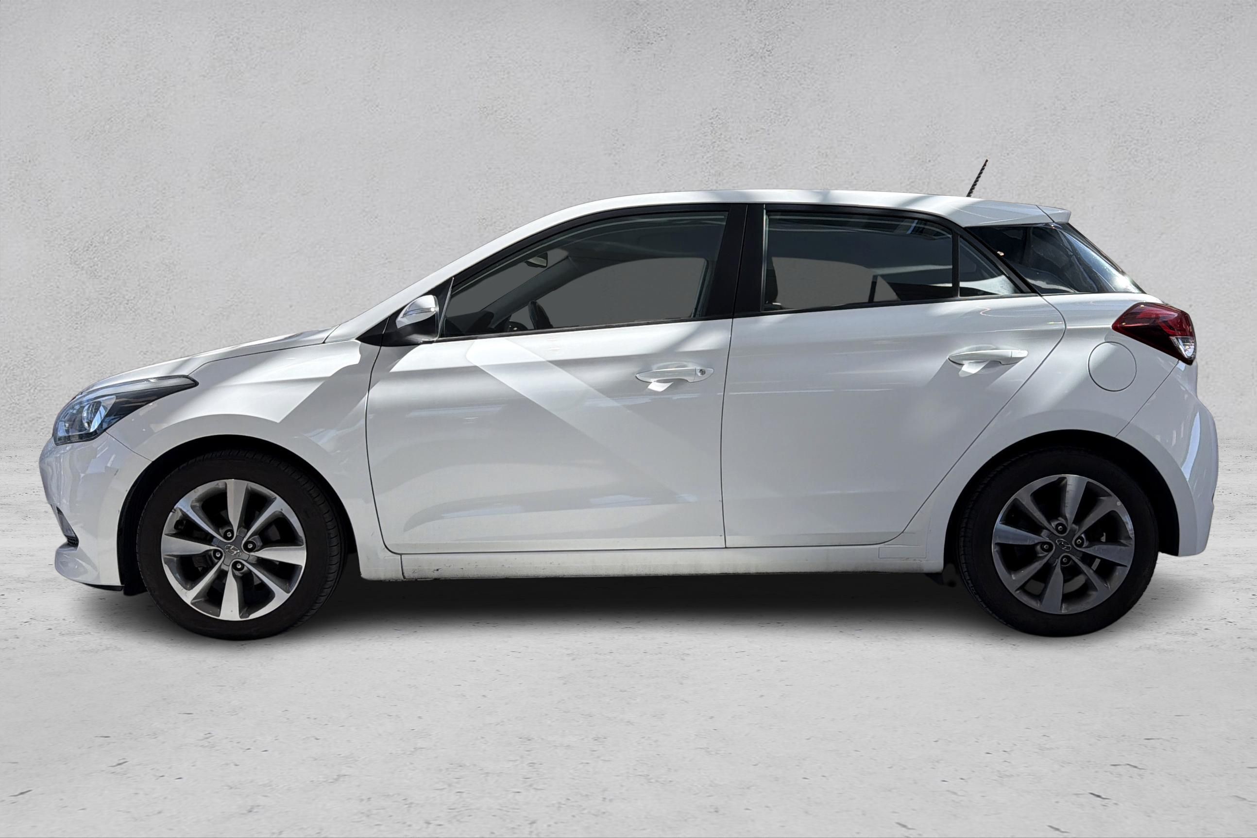 Thumnail bilde 1 av Hyundai i20