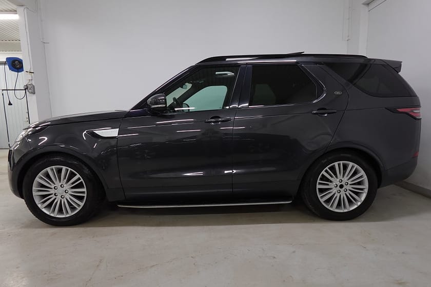 Bild 3 av Land Rover Discovery 4WD HSE 7-sits Meridian Pano Drag Värmare
