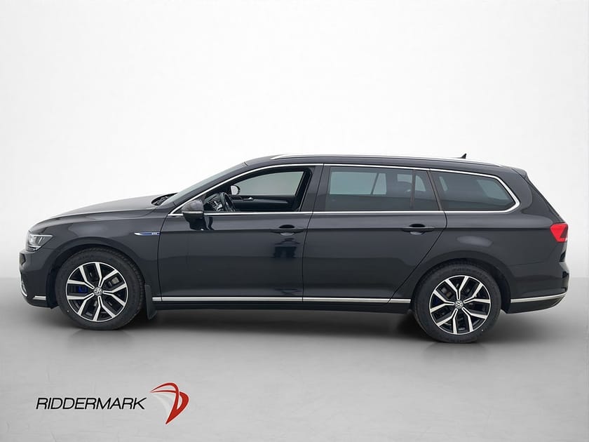 Bild 4 av Volkswagen Passat Sportscombi GTE SC 1.4 TSI 218hk Cockpit Kamera Drag