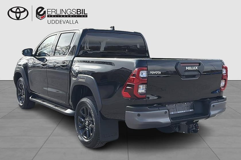 Bild 2 av Toyota Hilux Dubbelhytt INVINCIBLE 2.8D AUTOMAT OBS!! OMG LEVERANS