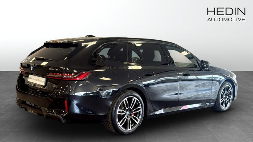 Bild 2 av BMW 530e xDrive Touring M Sport Pro Active Travel Tonat Drag