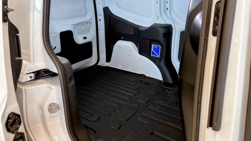 Bild 5 av Ford E-Transit Courier Limited Skåp 136hk Demo *15000kr laddkort*