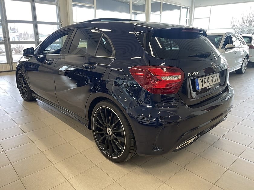 Bild 3 av Mercedes-Benz A 220 4MATIC 184HK AMG-line / Pano / H&K-ljud