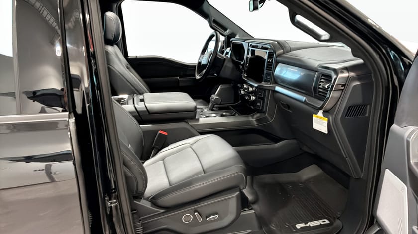 Bild 3 av Ford F-150 SuperCrew Lariat Black V8 Kampanj Flaklock Ingår / V-Hjul Ingår