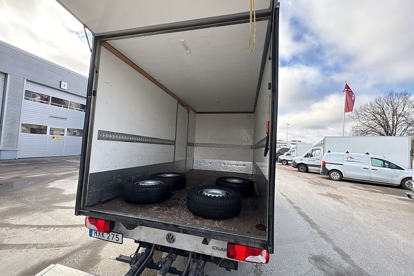 Bild 5 av Volkswagen Crafter Chassi 35 Volymskåp/Bakgavellyft /5500 Mil