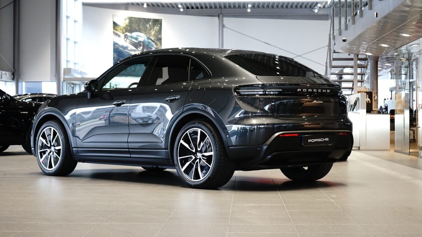 Bild 2 av Porsche Macan Electric 