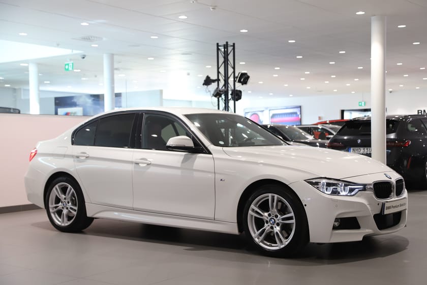 Bild 2 av BMW 330i xDrive Sedan /Comfort Acces/H&K-Ljud/Adaptiv f.h