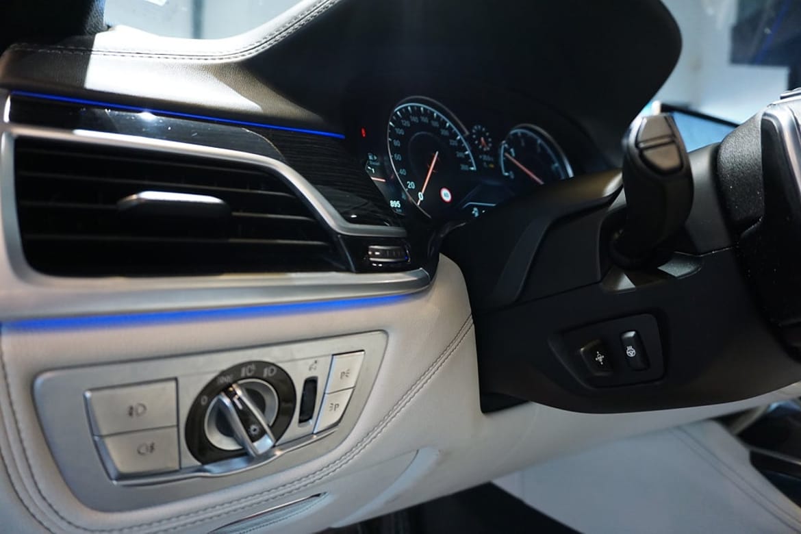 BMW 7-serie 2018 - miniatyr 20